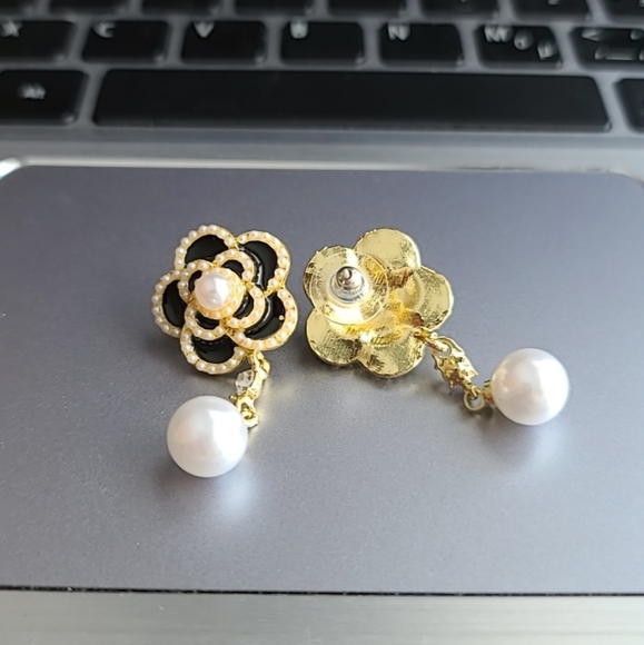 flower earrings - Picture 5 of 8